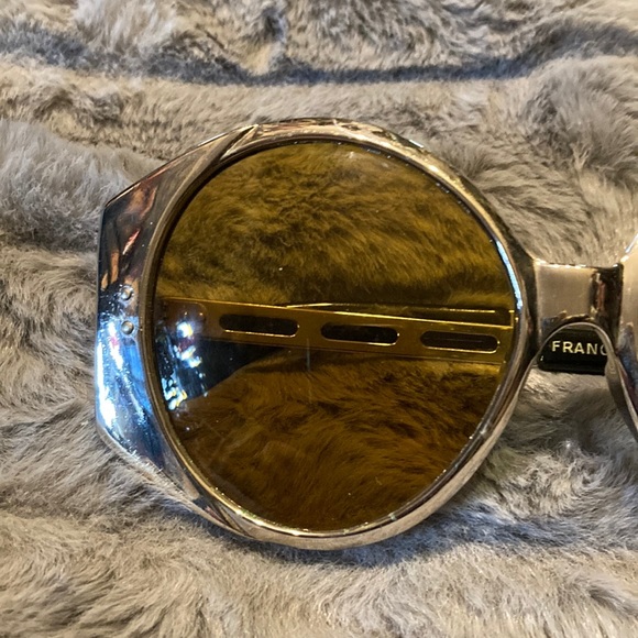 Vintage gold metal round sunglasses approximate size 62-15 $25 - Picture 3 of 10